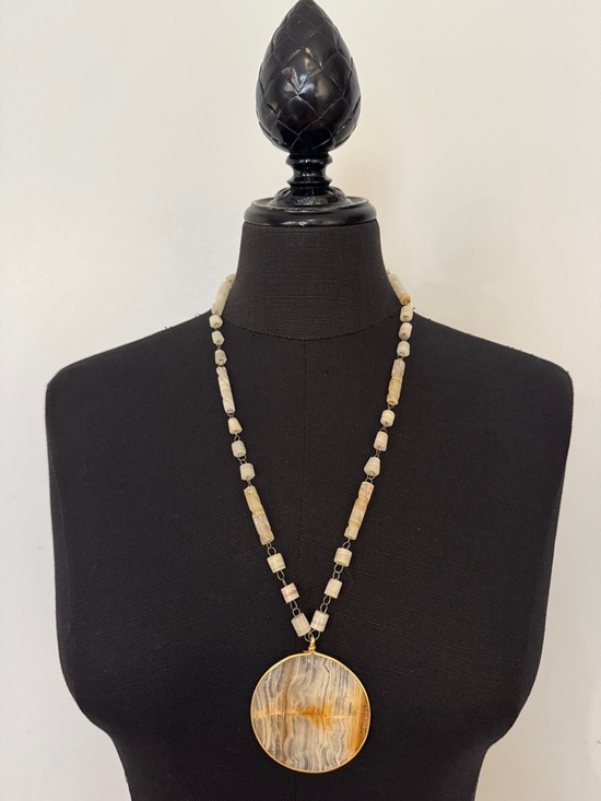 Vintage Jewelry - 70s Vintage Agate Pendant Necklace